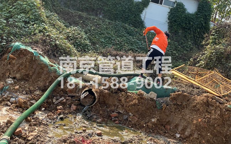 263孝陵卫工地化粪池清理